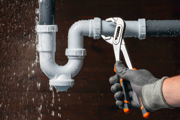Professional Sewer Line Repair technician working in Mellott, IN